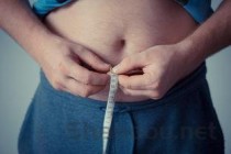 狗狗肚子上有小红疙瘩是咋回事？狗狗肚子上有小红疙瘩要如何应对？