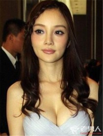 世界上胸最的明星（世界上的明星有哪些）