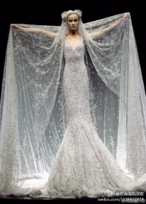 世界十大最贵的婚纱 钻石婚纱位列第一，价值1200万美元（世界上最好看的钻石）